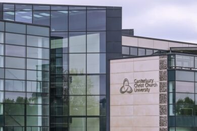 shutterstock_2472899071-3